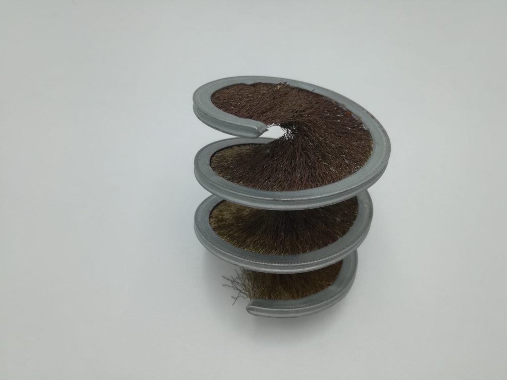 cepillo cilíndrico strip en espiral  lomo metálico púa acero y sintética nylon fibra hacia el interior